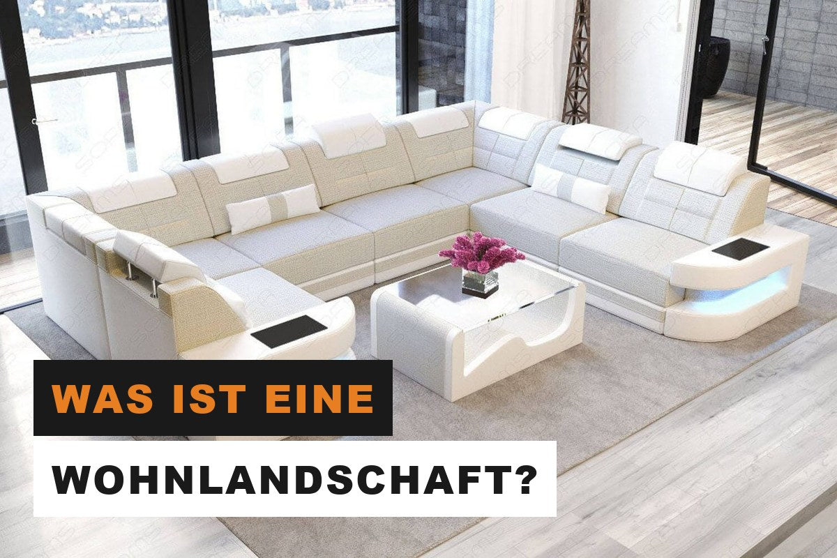 Weiße Wohnlandschaft in U-Form aus Strukturstoff in einem großen Wohnzimmer
