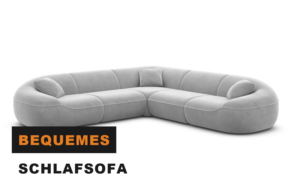 Ausgeklapptes Schlafsofa mit ebener Liegefläche im Wohnzimmer