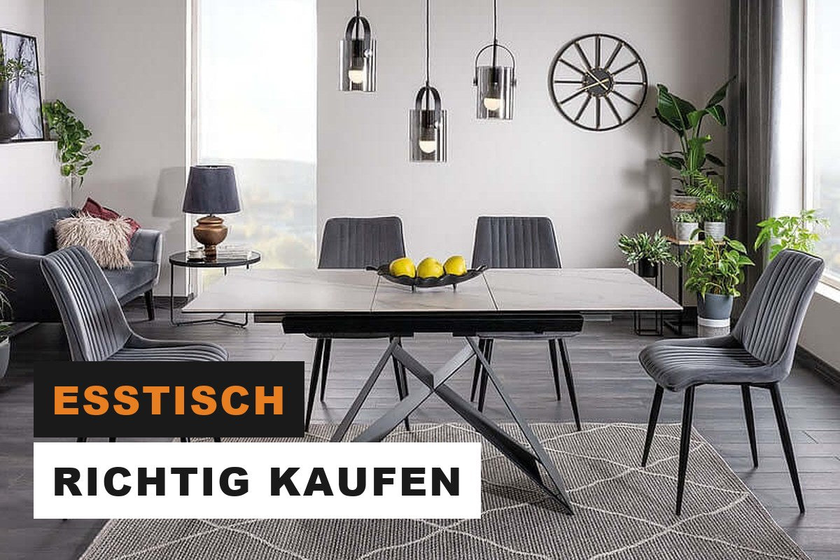 Moderner Esstisch mit Keramikplatte in Holzoptik in einem Esszimmer