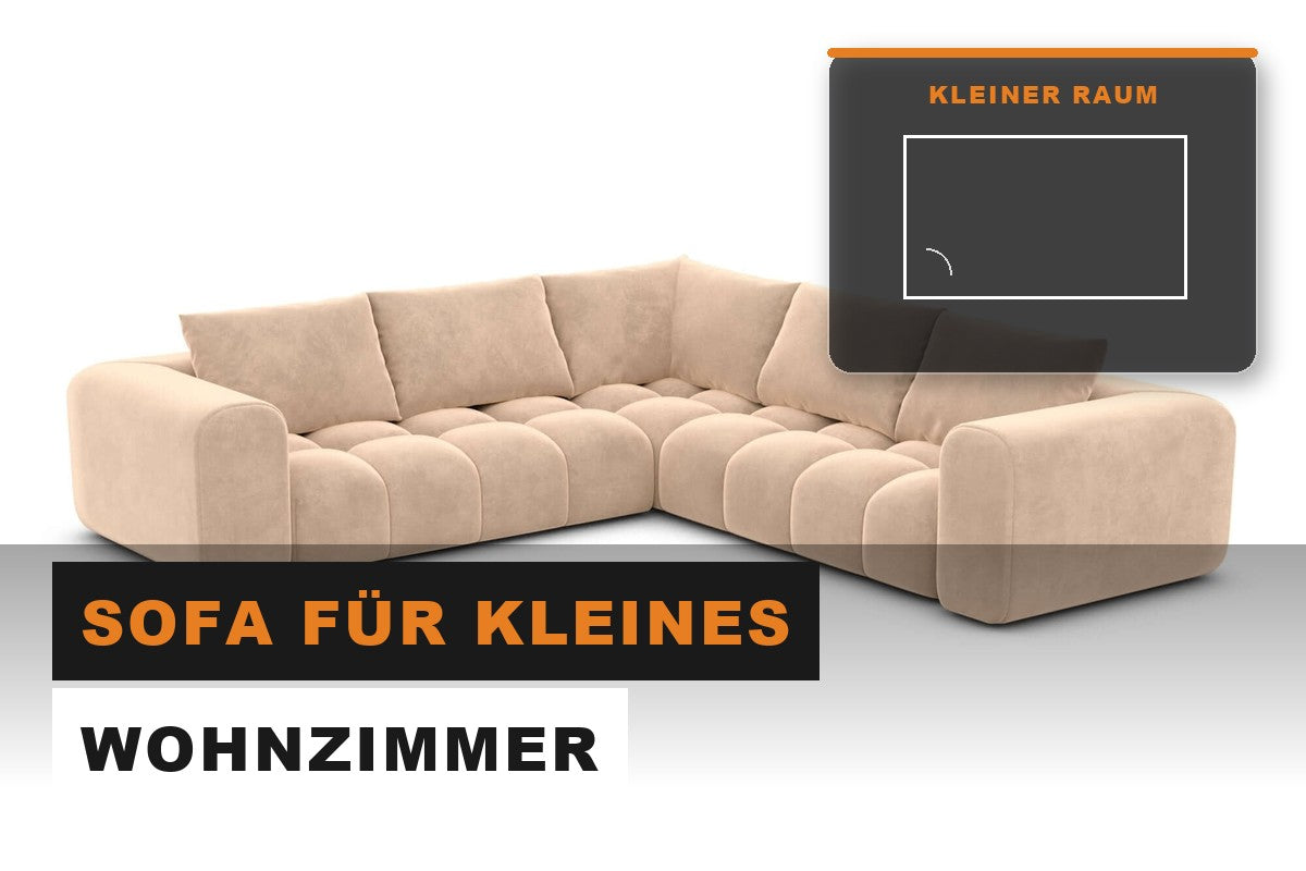 Beiges Ecksofa mit Maßgrafik für ein kleines Wohnzimmer
