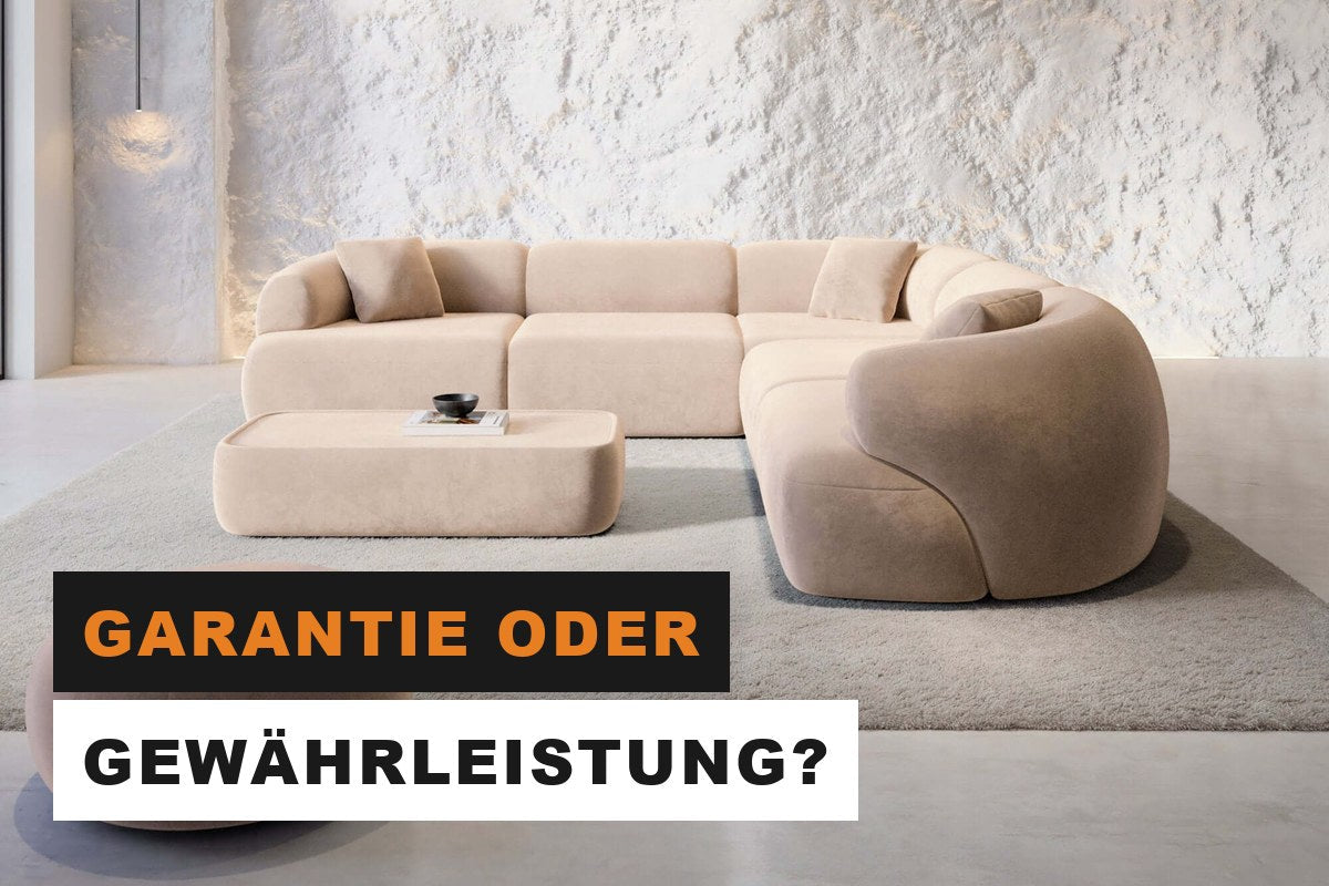 Hochwertiges Sofa mit sauber verarbeiteten Nähten im Wohnraum