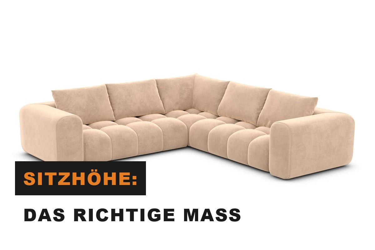 Ecksofa mit angenehmer Sitzhöhe und festen Polstern im Wohnzimmer