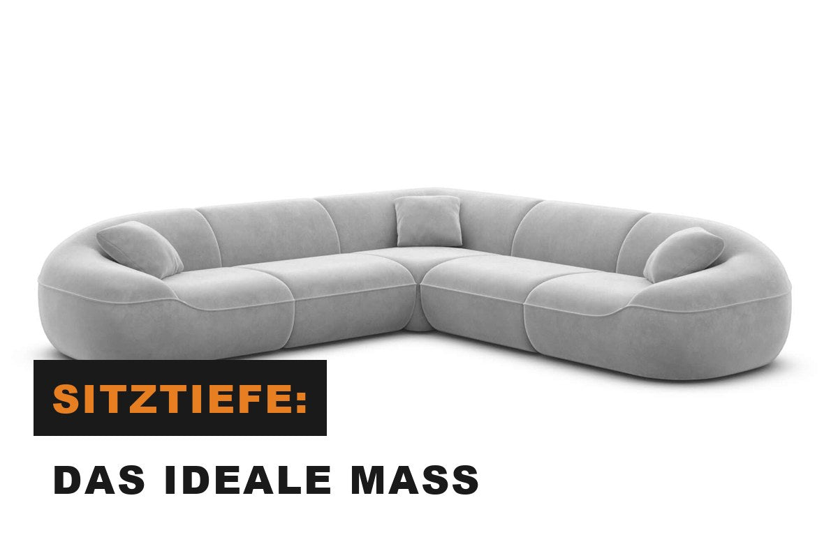 Bequemes Ecksofa mit tiefer Sitzfläche und lockeren Rückenkissen