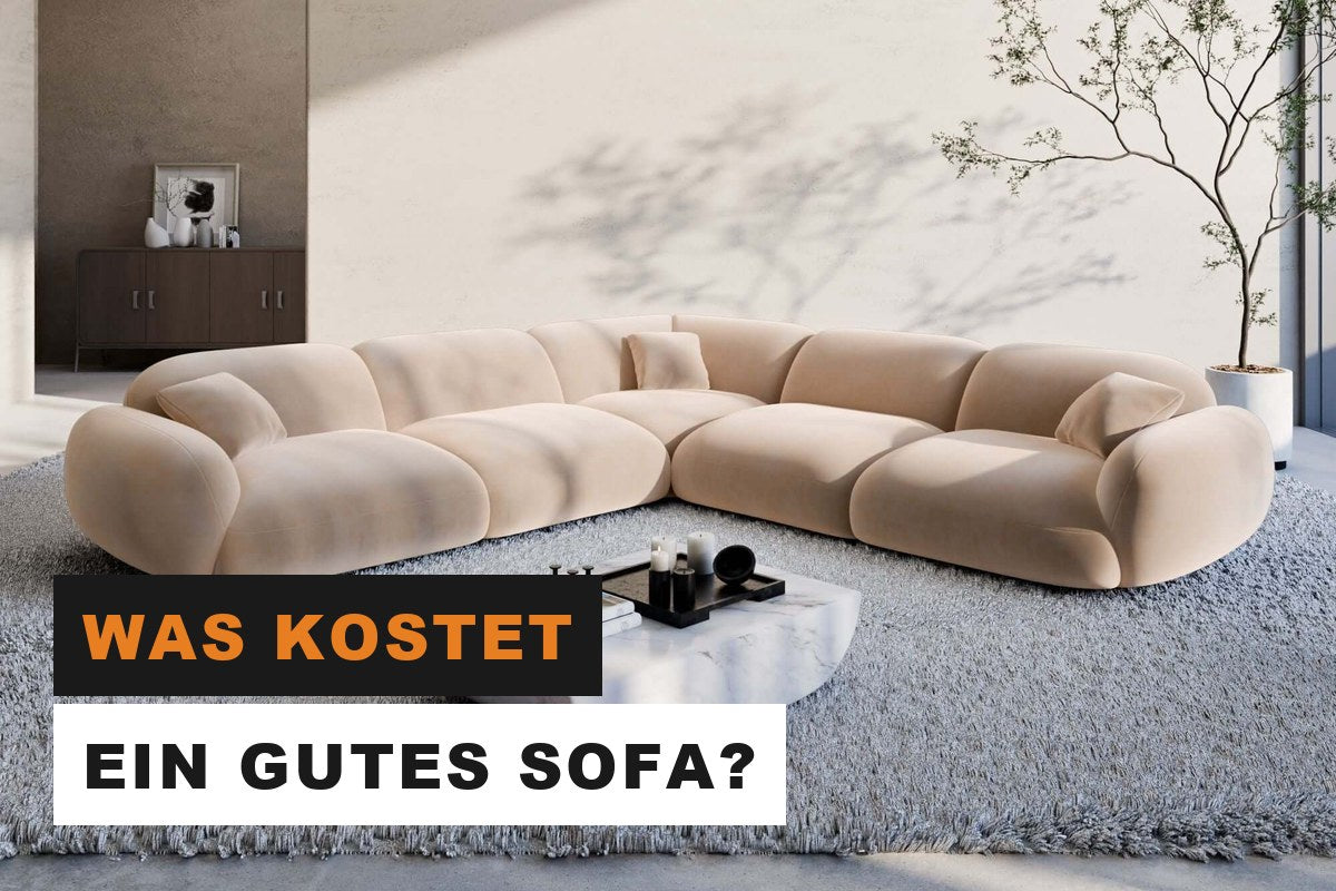 Hochwertiges Ecksofa in hellem Stoff in einem modernen Wohnzimmer