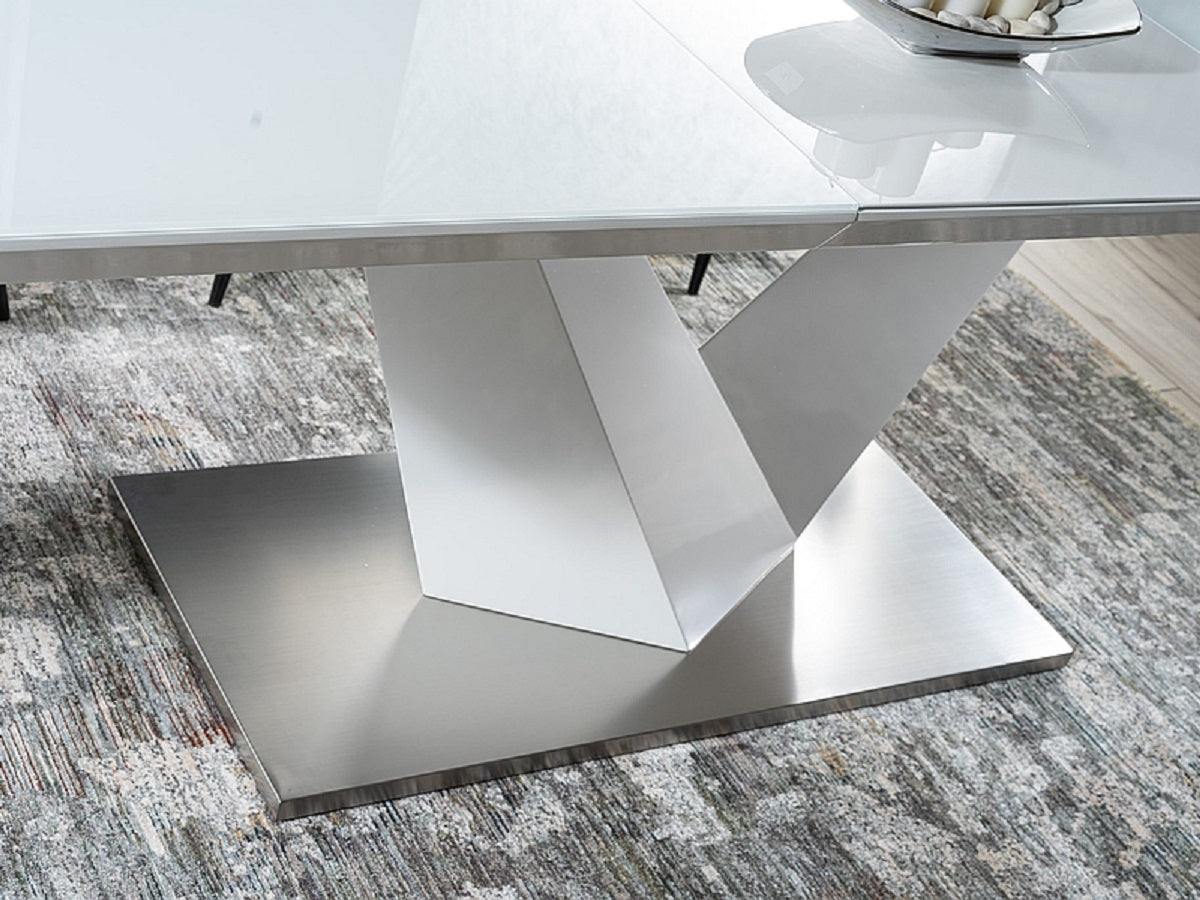 Esstisch Luxor Three – Modern und elegant